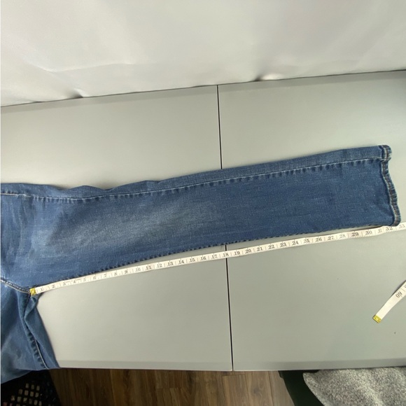 Levis Slight Curve Classic Rise Straight Leg Blue Denim Jeans sz 8/29 - Picture 12 of 16